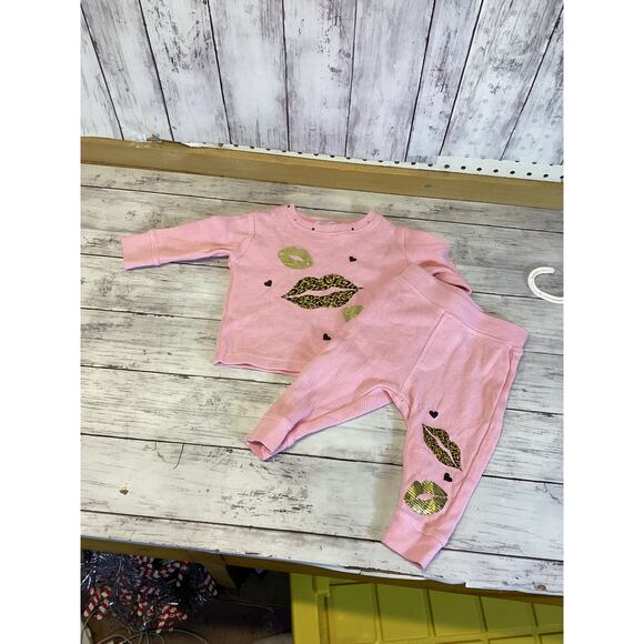 LITTLE MISH 2pc Gold printed design Love Pink Pullover & Pant Set Size- 3M - Picture 2 of 5